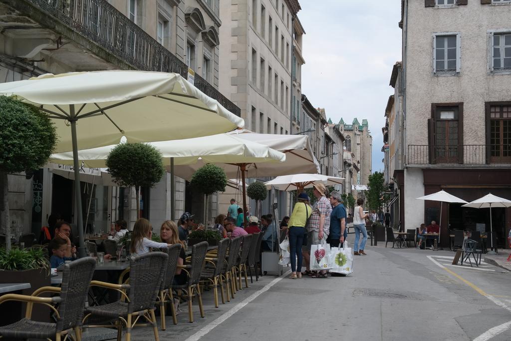 Penthouse Apartment Overlooking Place Carnot Carcassonne Luaran gambar