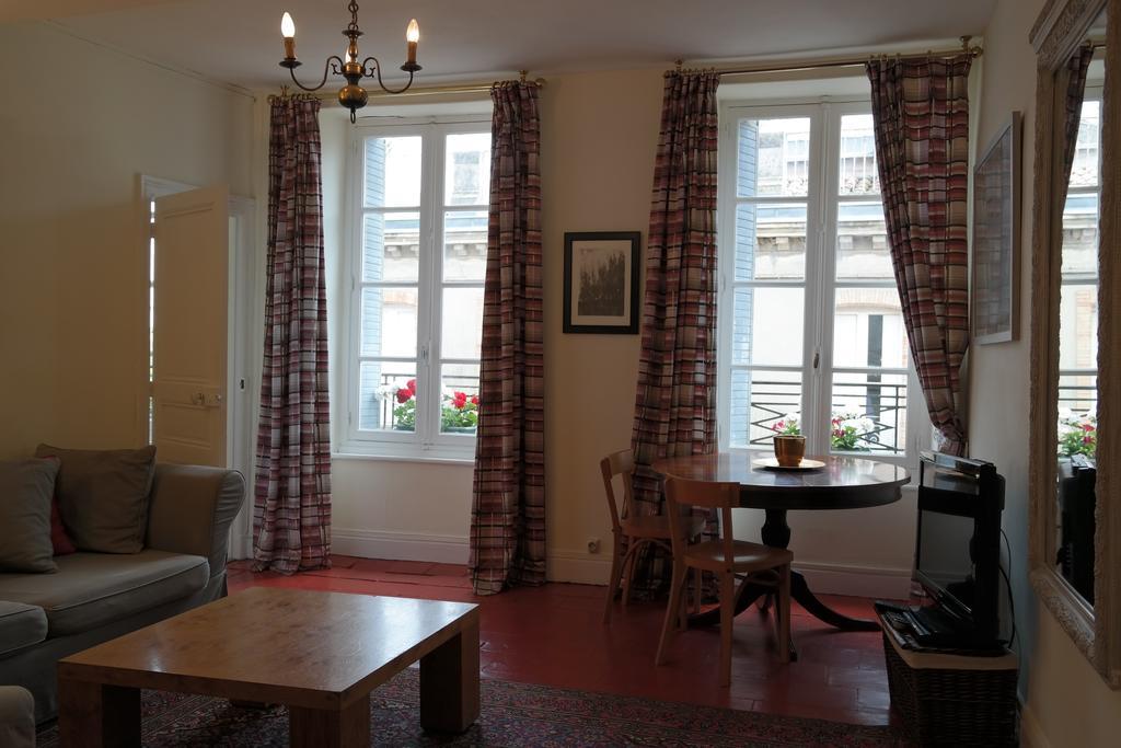 Penthouse Apartment Overlooking Place Carnot Carcassonne Luaran gambar
